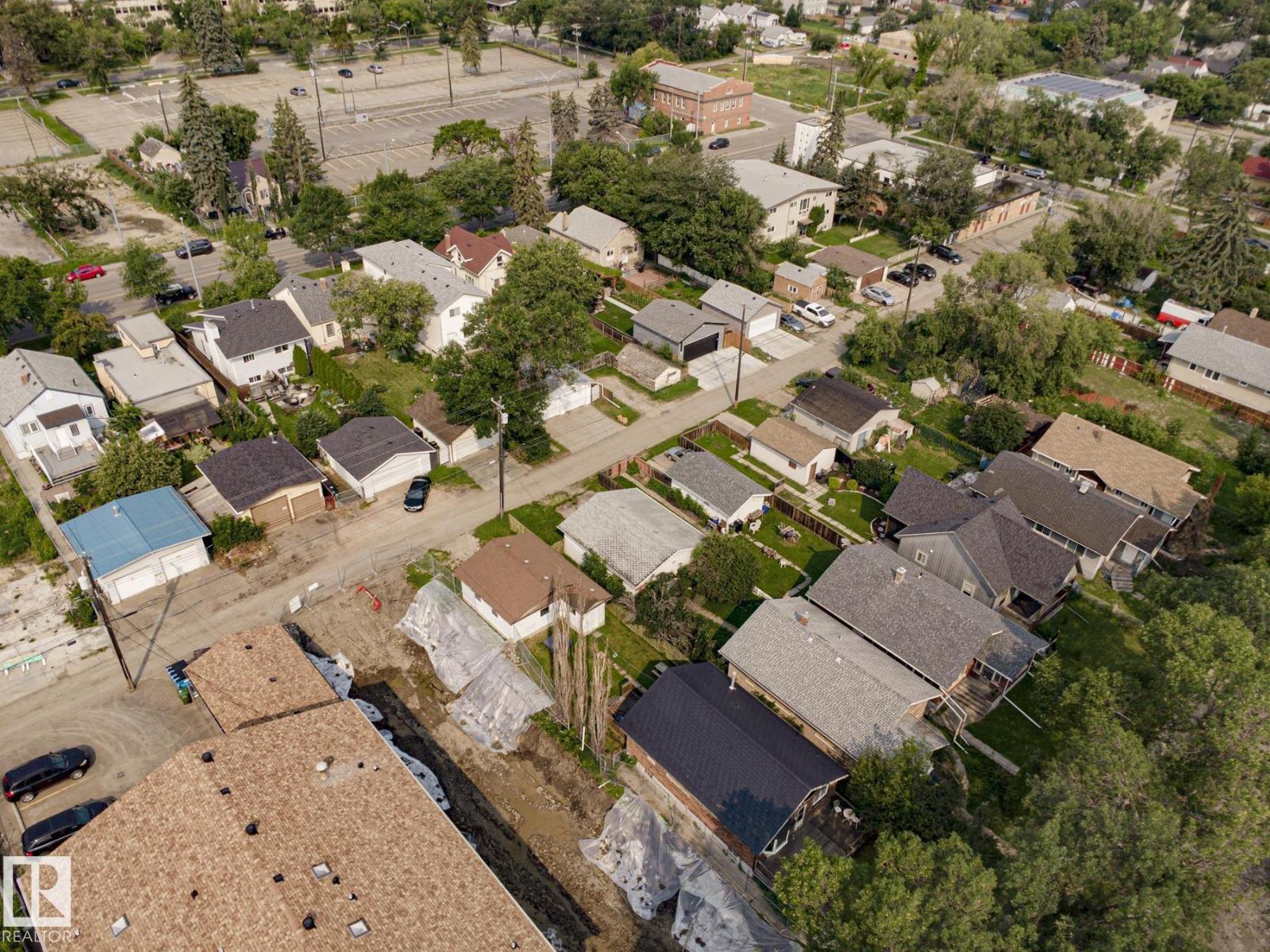 11124 97 ST NW - 17