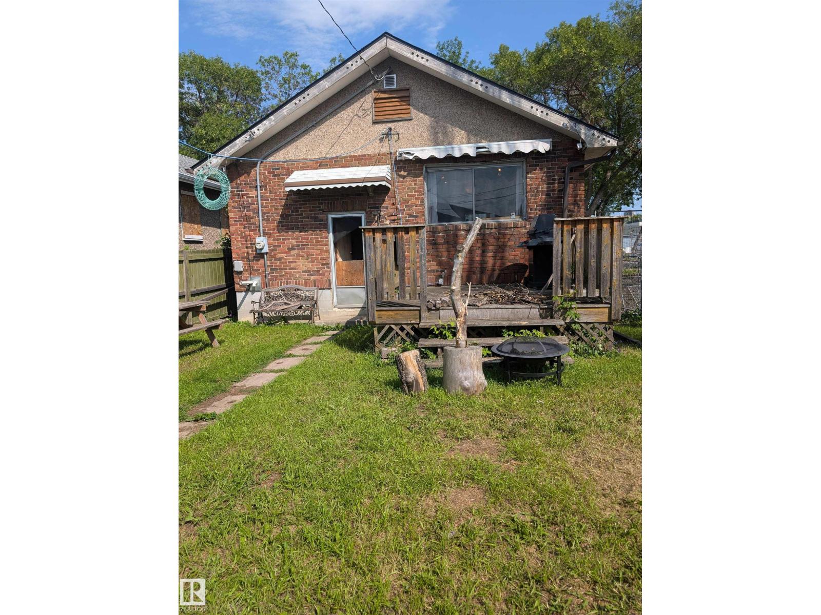 11124 97 ST NW - 2