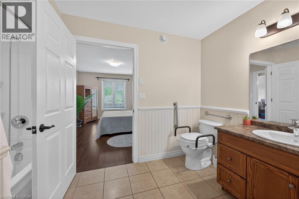 10 EMILY Street - Image 36