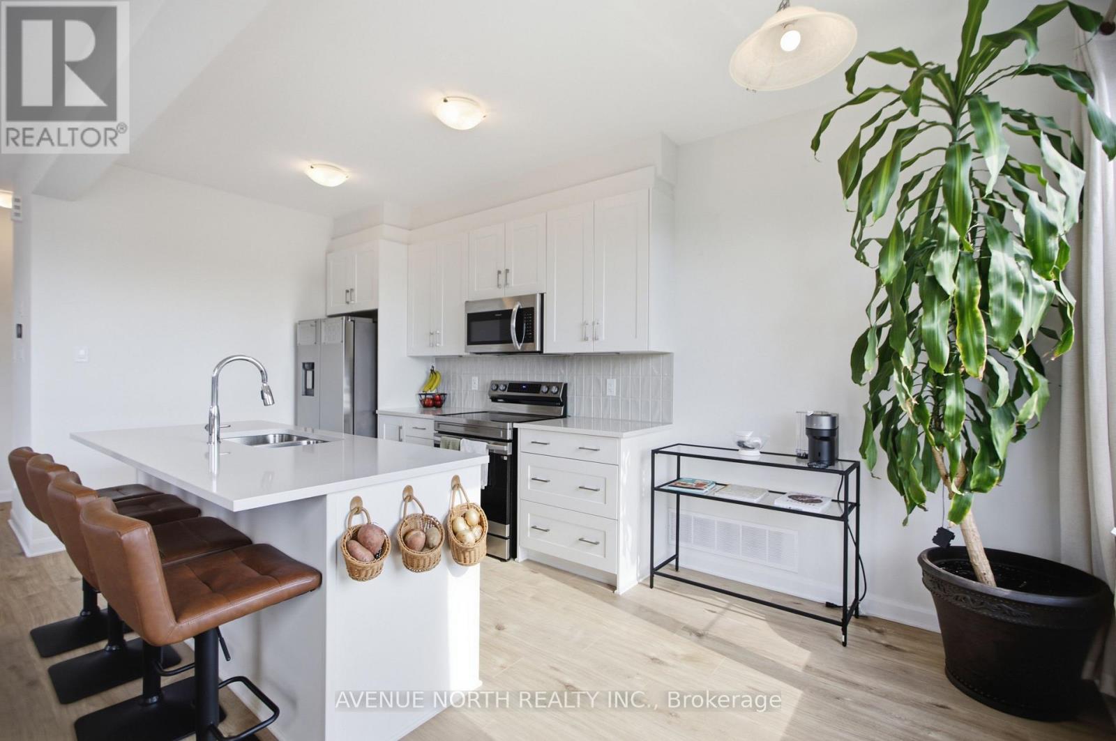 3 Bed, 3 Bath House for Sale in Ottawa – 532 CONVENIRE ROW, Ottawa – MLS# X13647488 - Image 13