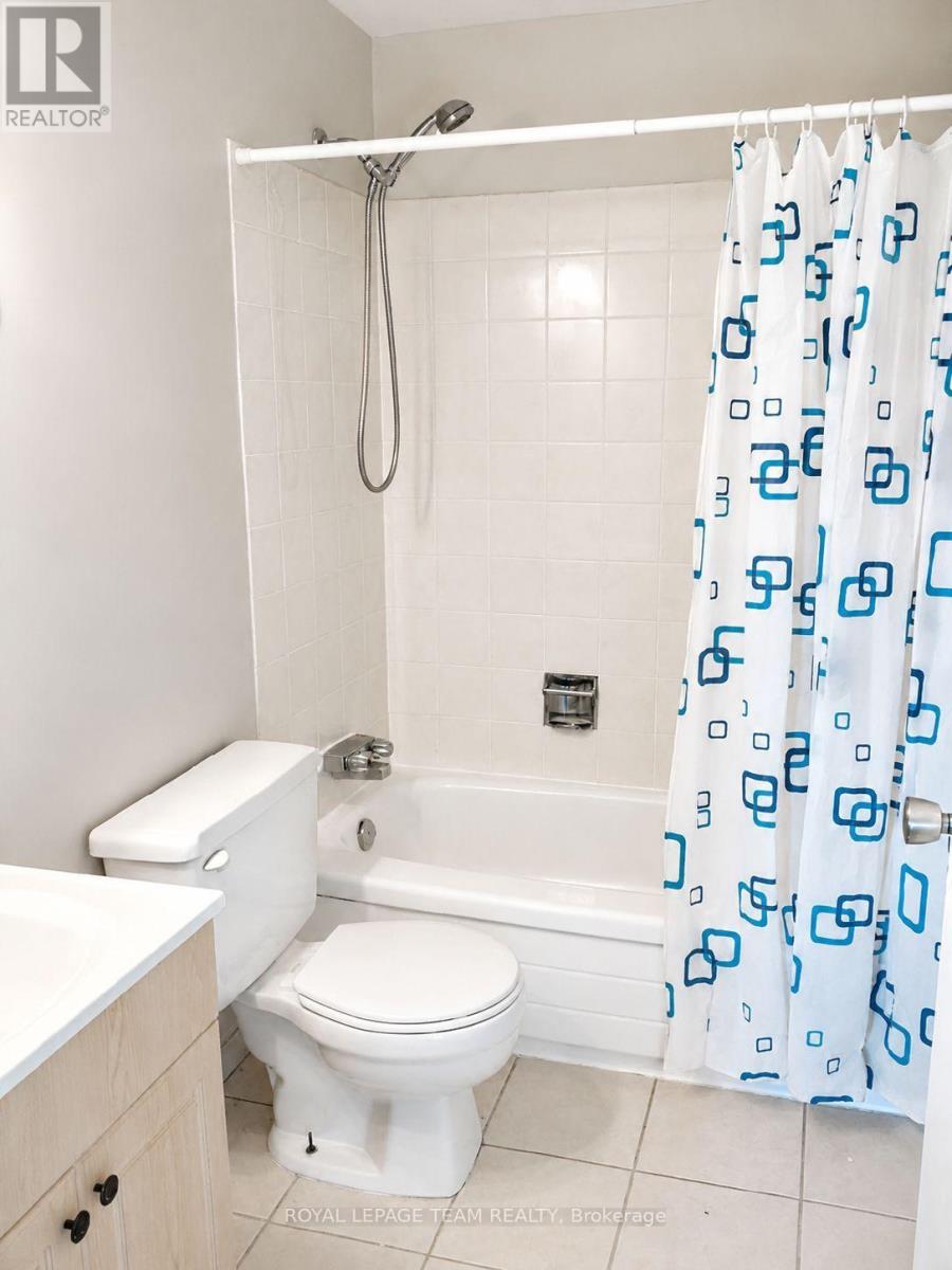 6 Bath Multi-Family for Sale in Ottawa – 4997 & 4991 BANK STREET, Ottawa – MLS# X13647498 - Image 21