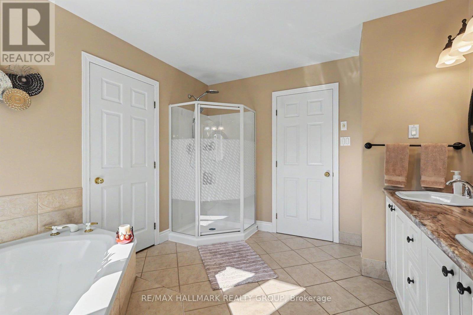 3 Bed, 3 Bath House for Sale in Ottawa – 1721 CARSONBY ROAD E, Ottawa – MLS# X13647540 - Image 28