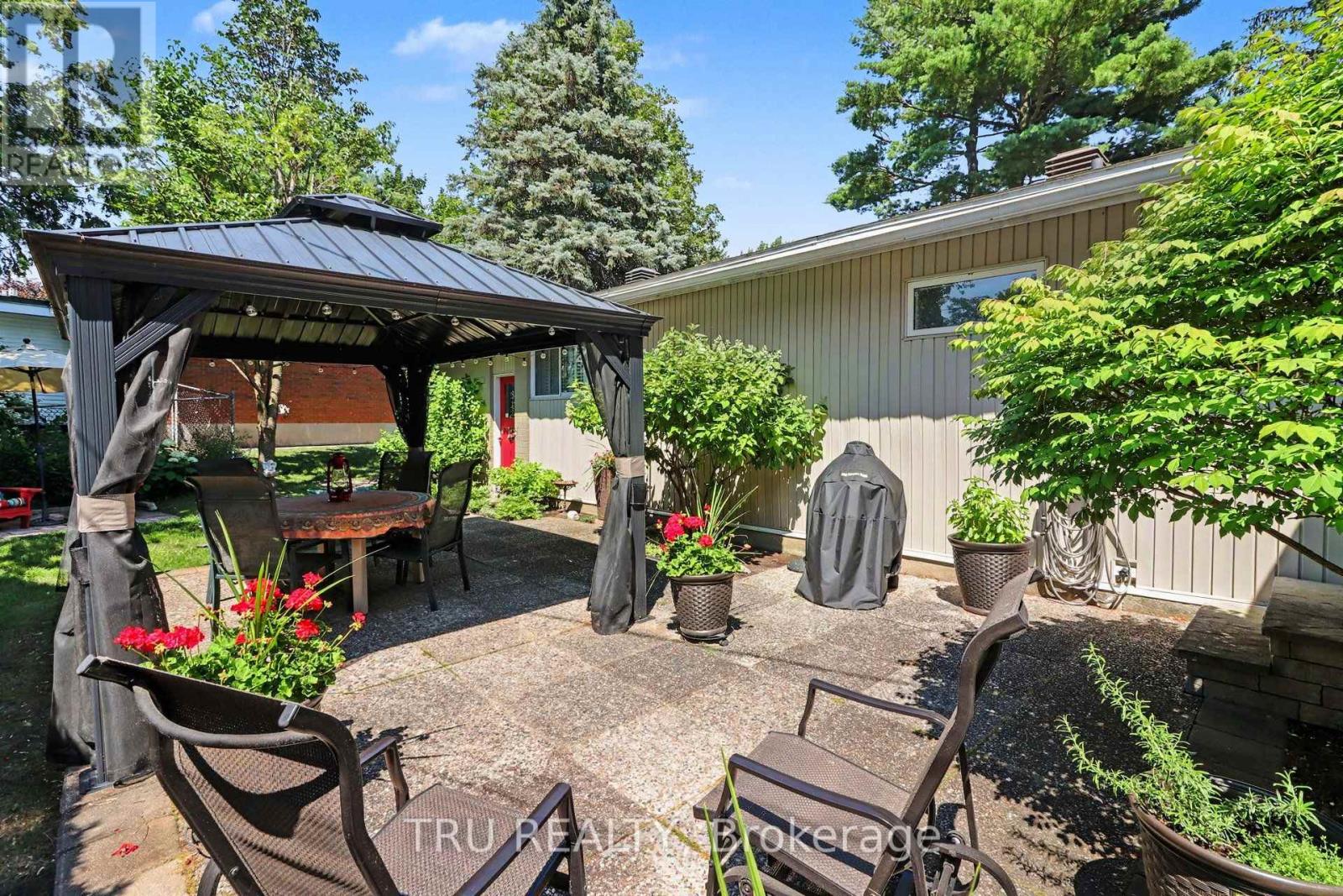 3 Bed, 3 Bath House for Sale in Ottawa – 1174 CAMEO DRIVE, Ottawa – MLS# X13647552 - Image 32