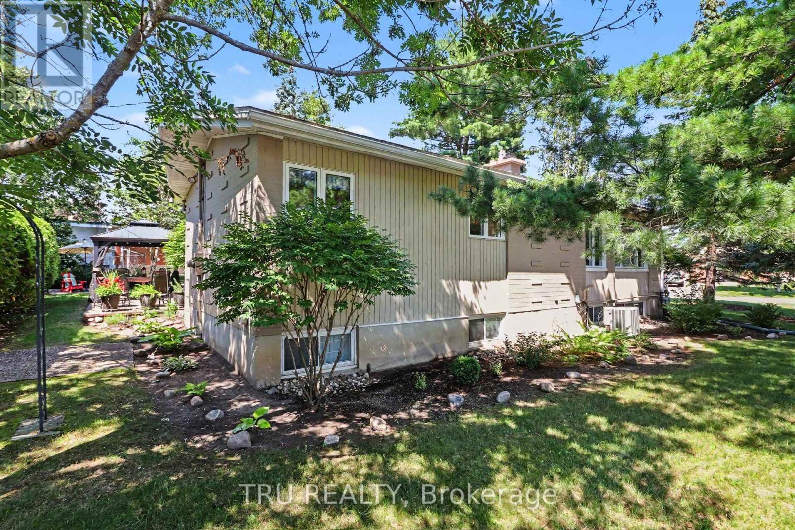 3 Bed, 3 Bath House for Sale in Ottawa – 1174 CAMEO DRIVE, Ottawa – MLS# X13647552 - Image 37