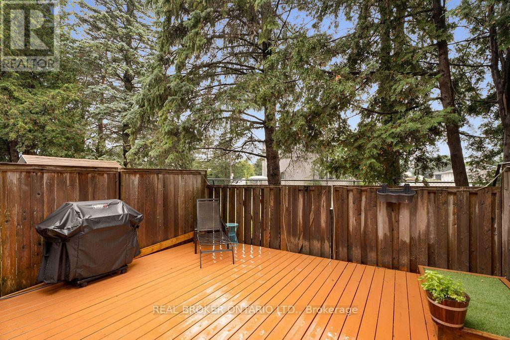 1699E LAMOUREUX DRIVE - 33