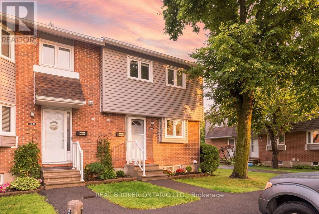 3 Bed, 2 Bath House for Sale in Ottawa – 1699E LAMOUREUX DRIVE, Ottawa – MLS# X13647618 - Image 35