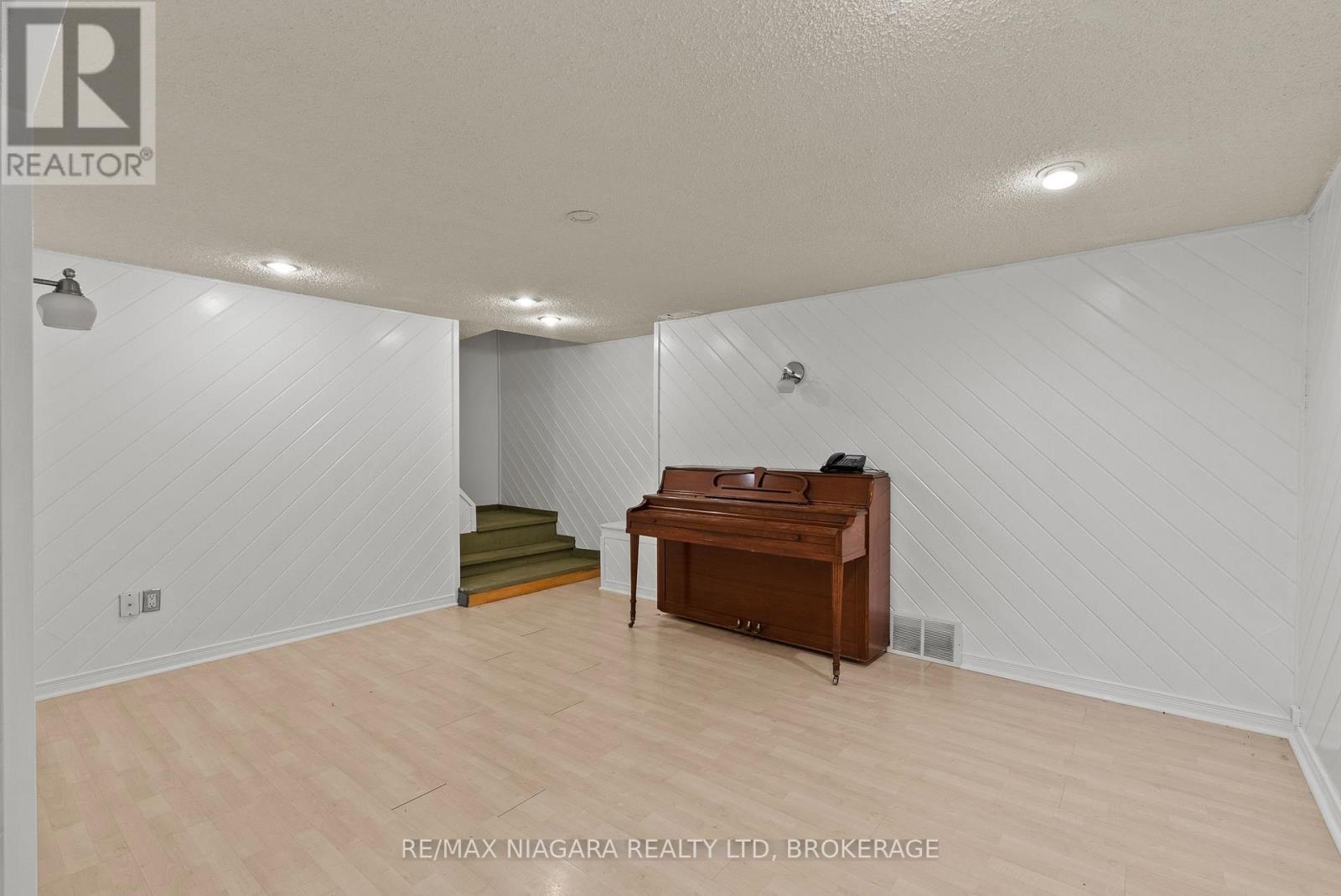 21 GARRISON VILLAGE DRIVE - Image 30