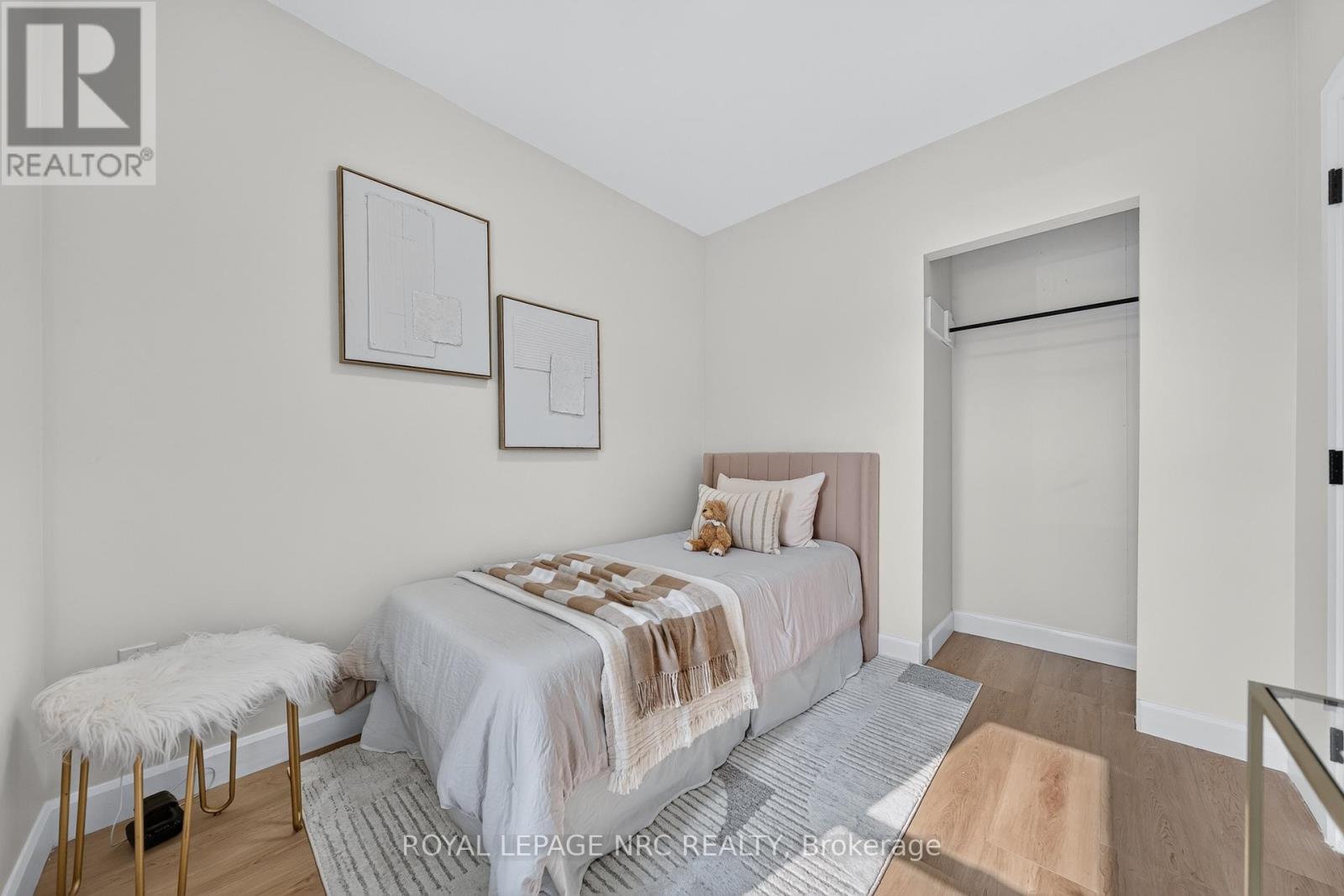 51 QUEEN STREET S - 27