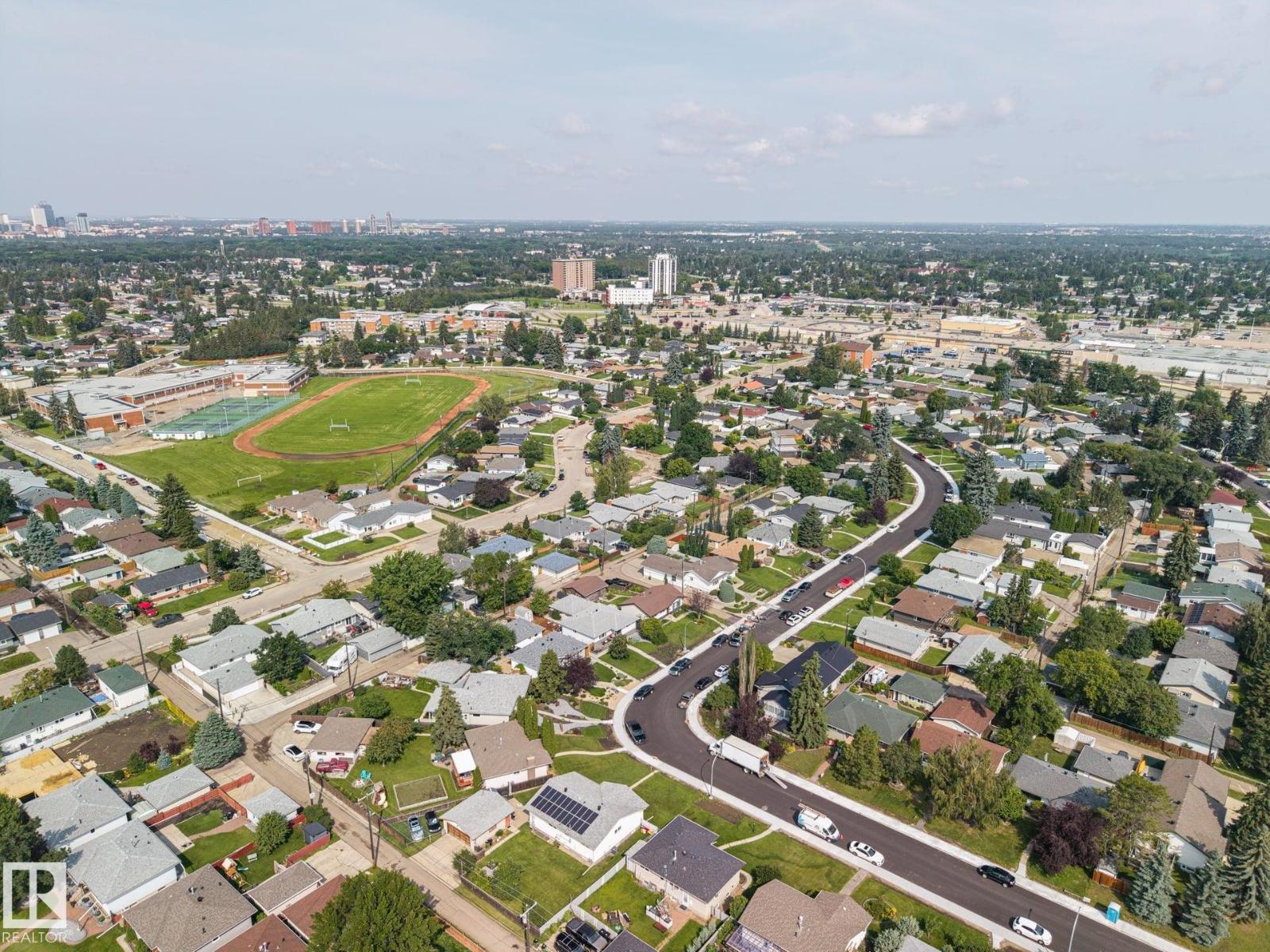 9503 54 ST NW - 59