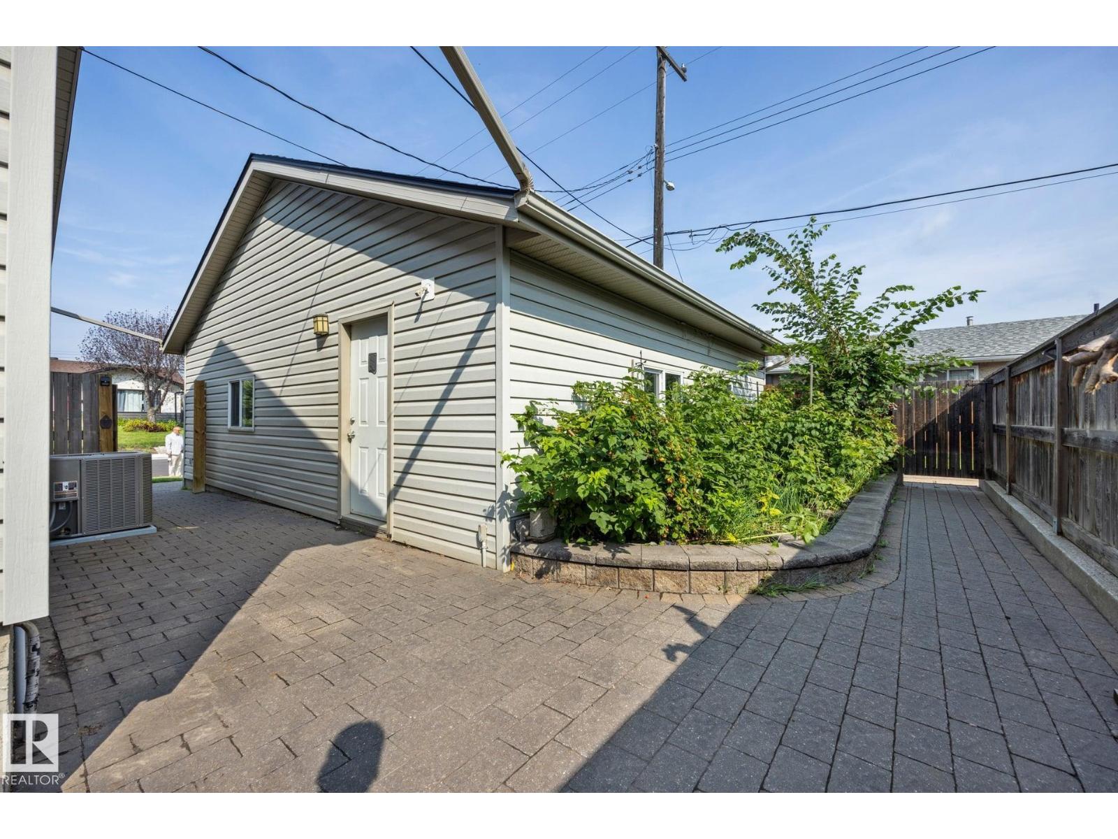 9503 54 Street NW - Photo 9