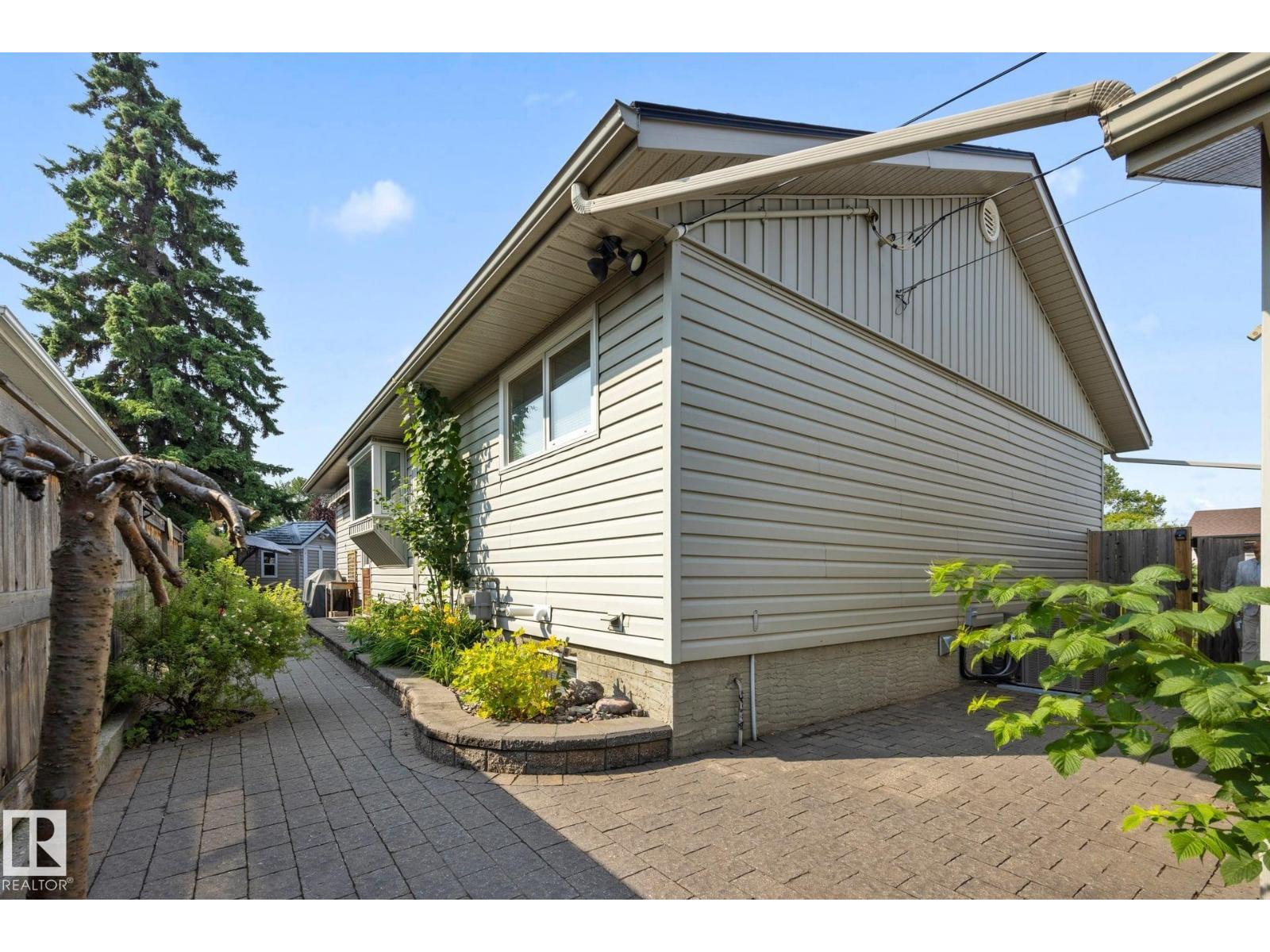 9503 54 ST NW - 8