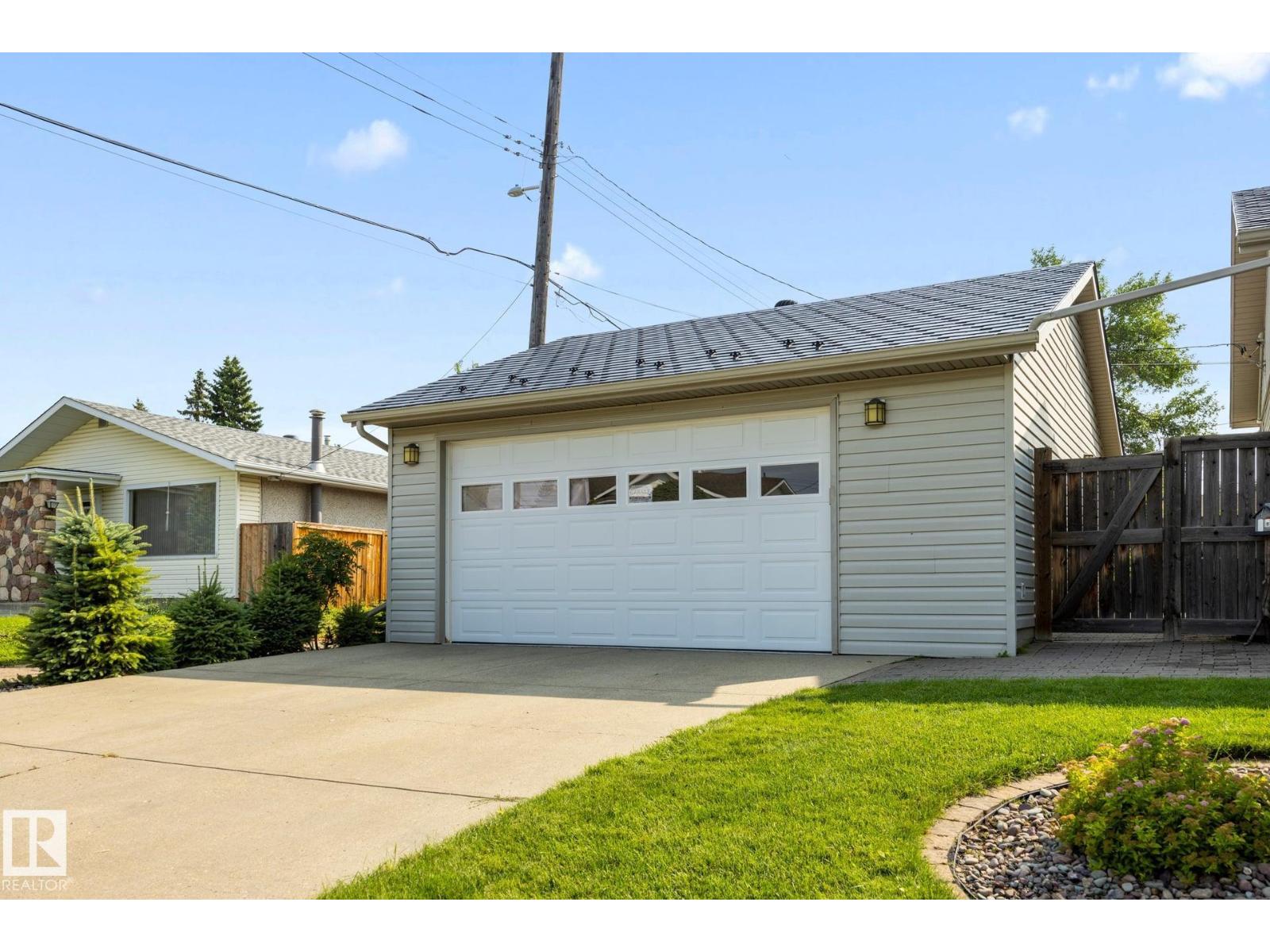 9503 54 Street NW - Photo 10