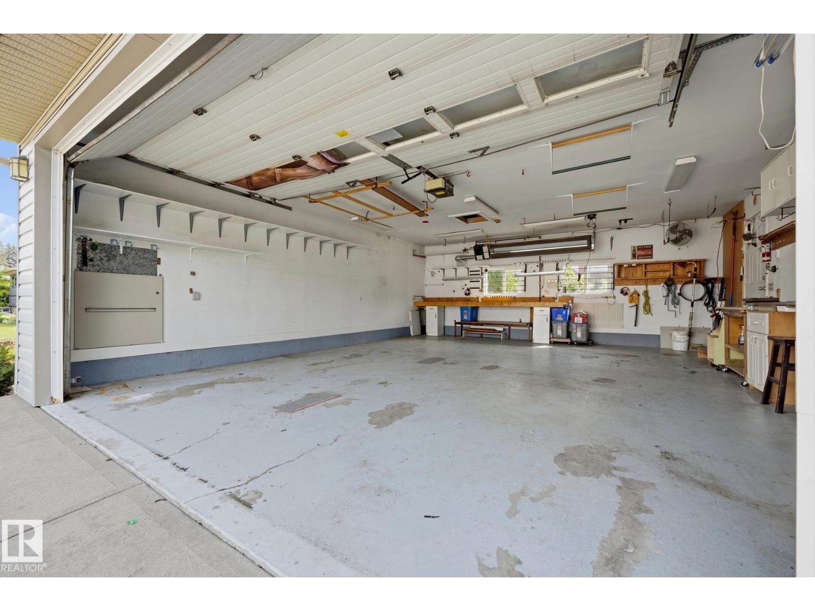 9503 54 ST NW - 44
