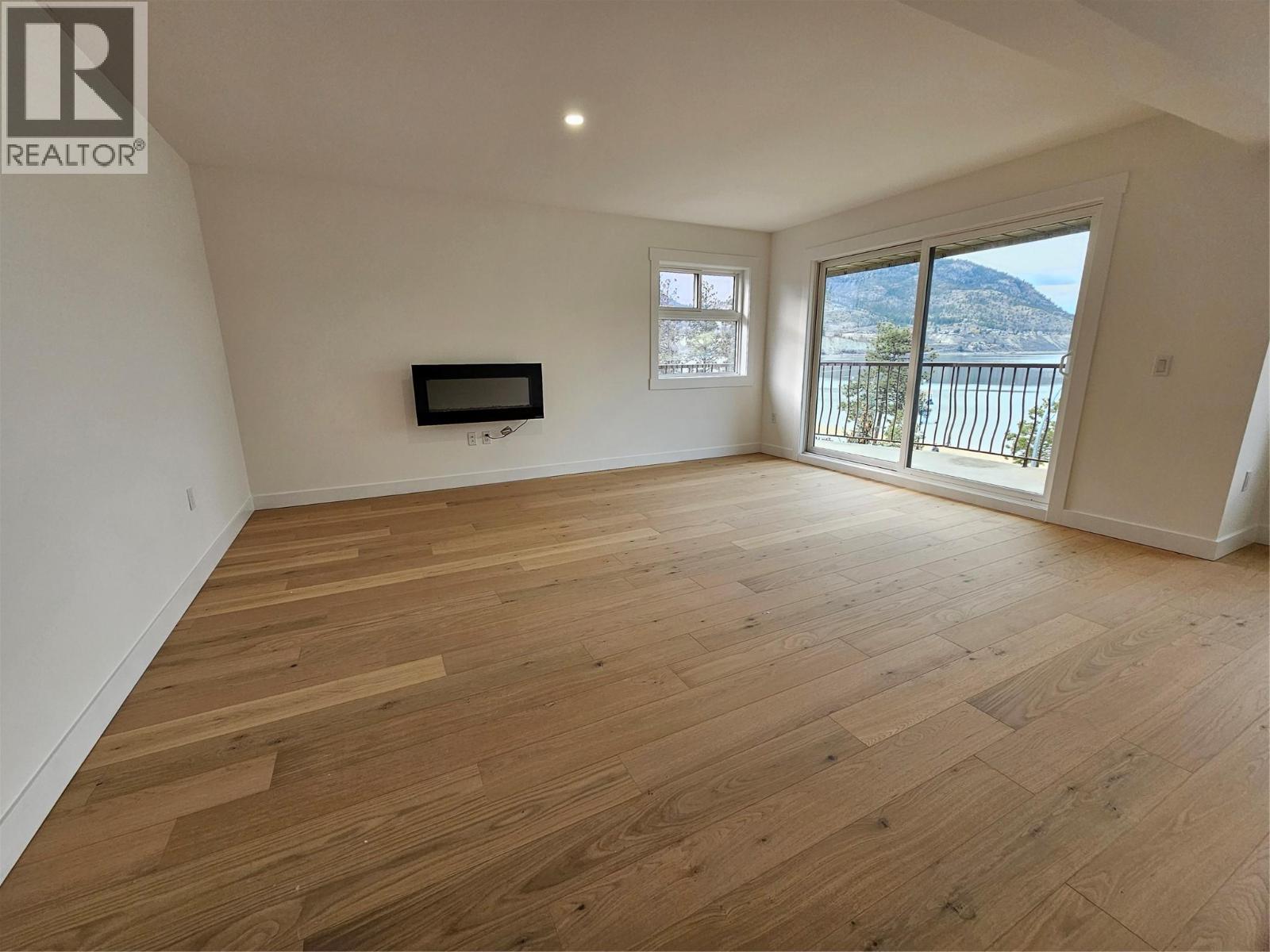 #402 578 Lakeshore Drive - 5