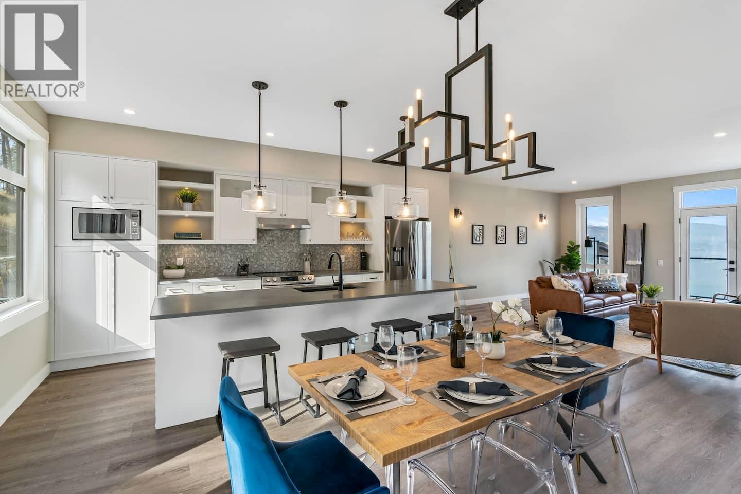 3220 Hilltown Drive Unit# 10, Kelowna