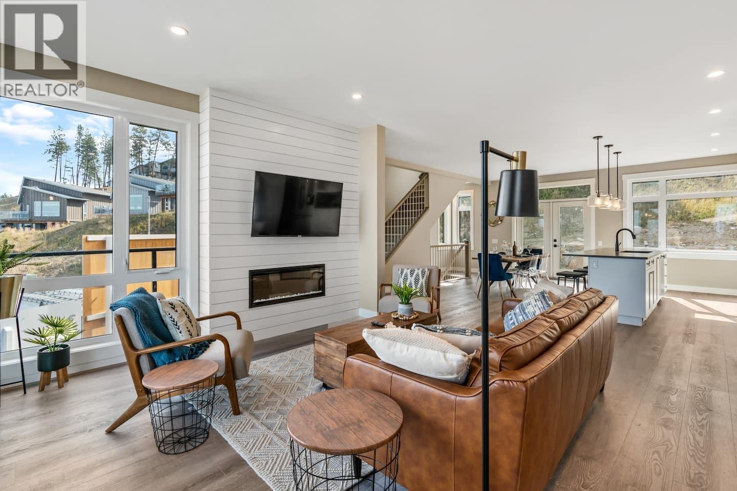 3220 Hilltown Drive Unit# 10, Kelowna