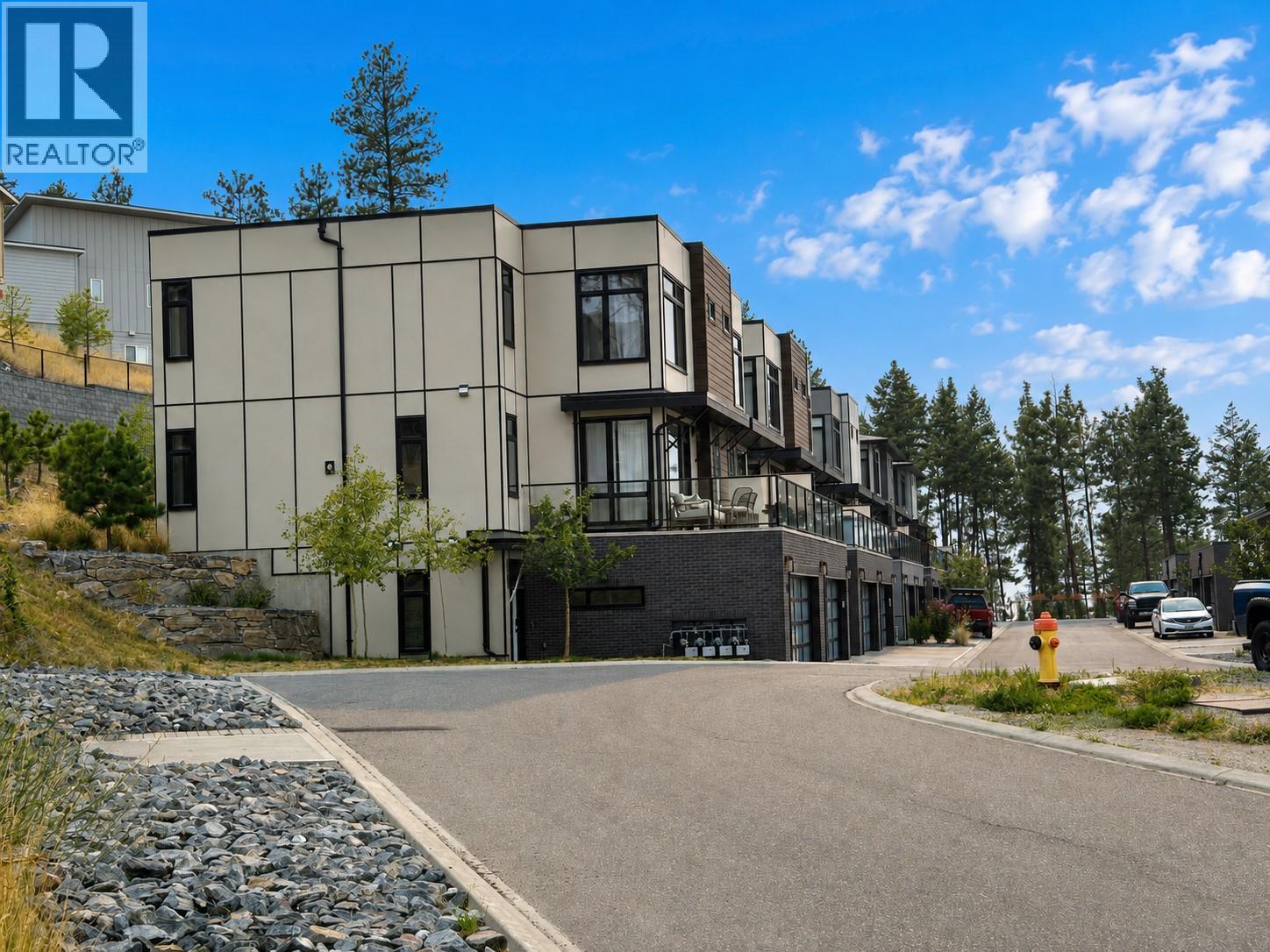 3220 Hilltown Drive Unit# 10, Kelowna