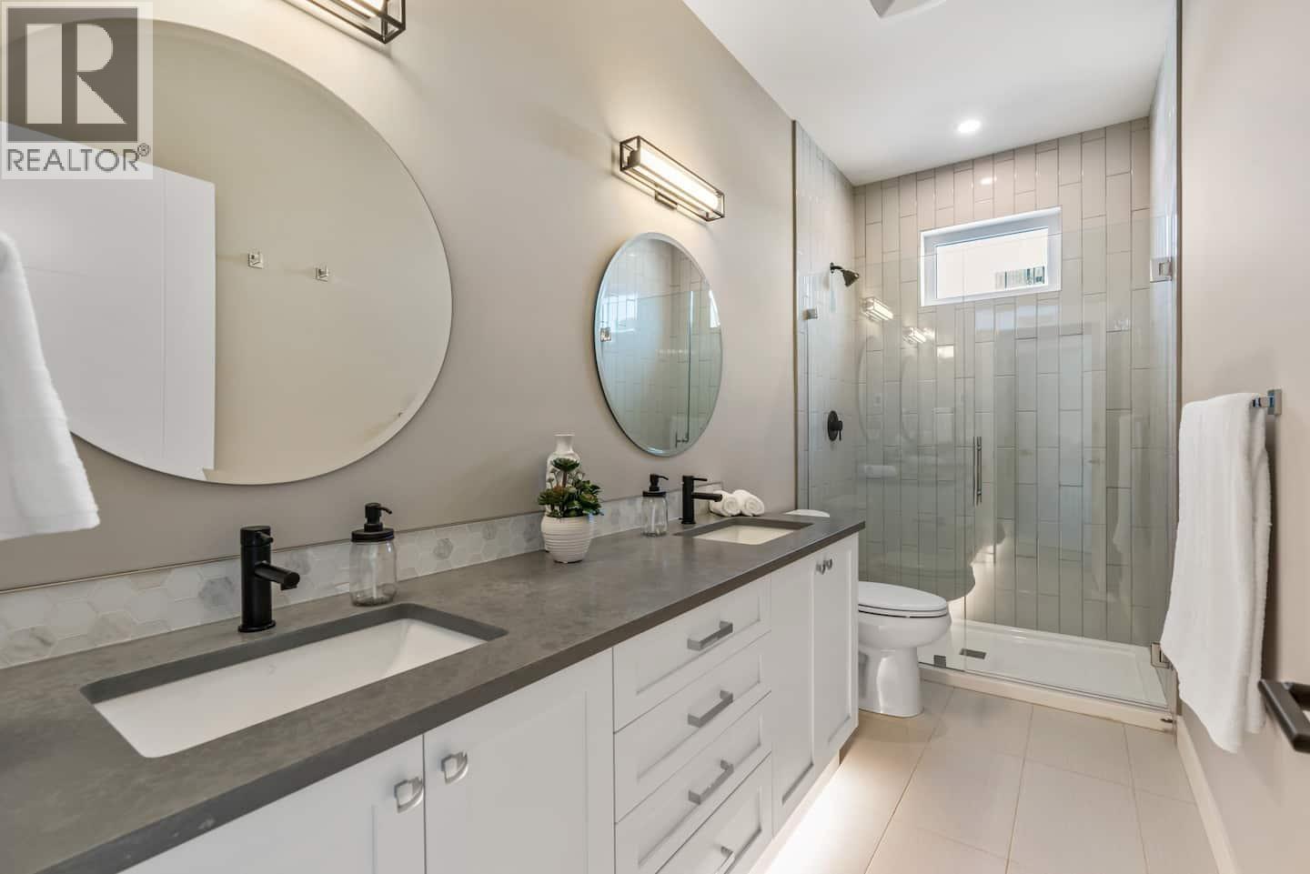 3220 Hilltown Drive Unit# 10, Kelowna