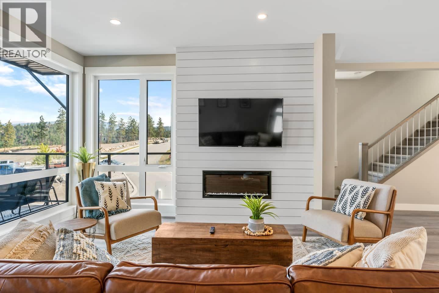3220 Hilltown Drive Unit# 10, Kelowna