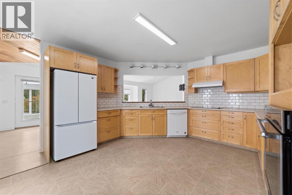 6210 53 Avenue - Image 13