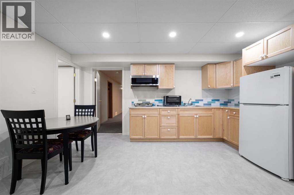 6210 53 Avenue - 30