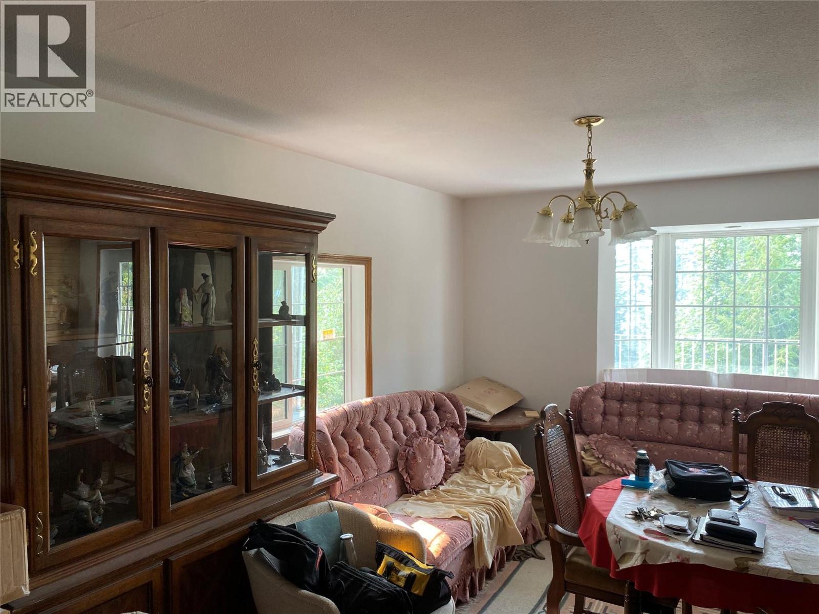 7475 Anglemont Way - Image 8
