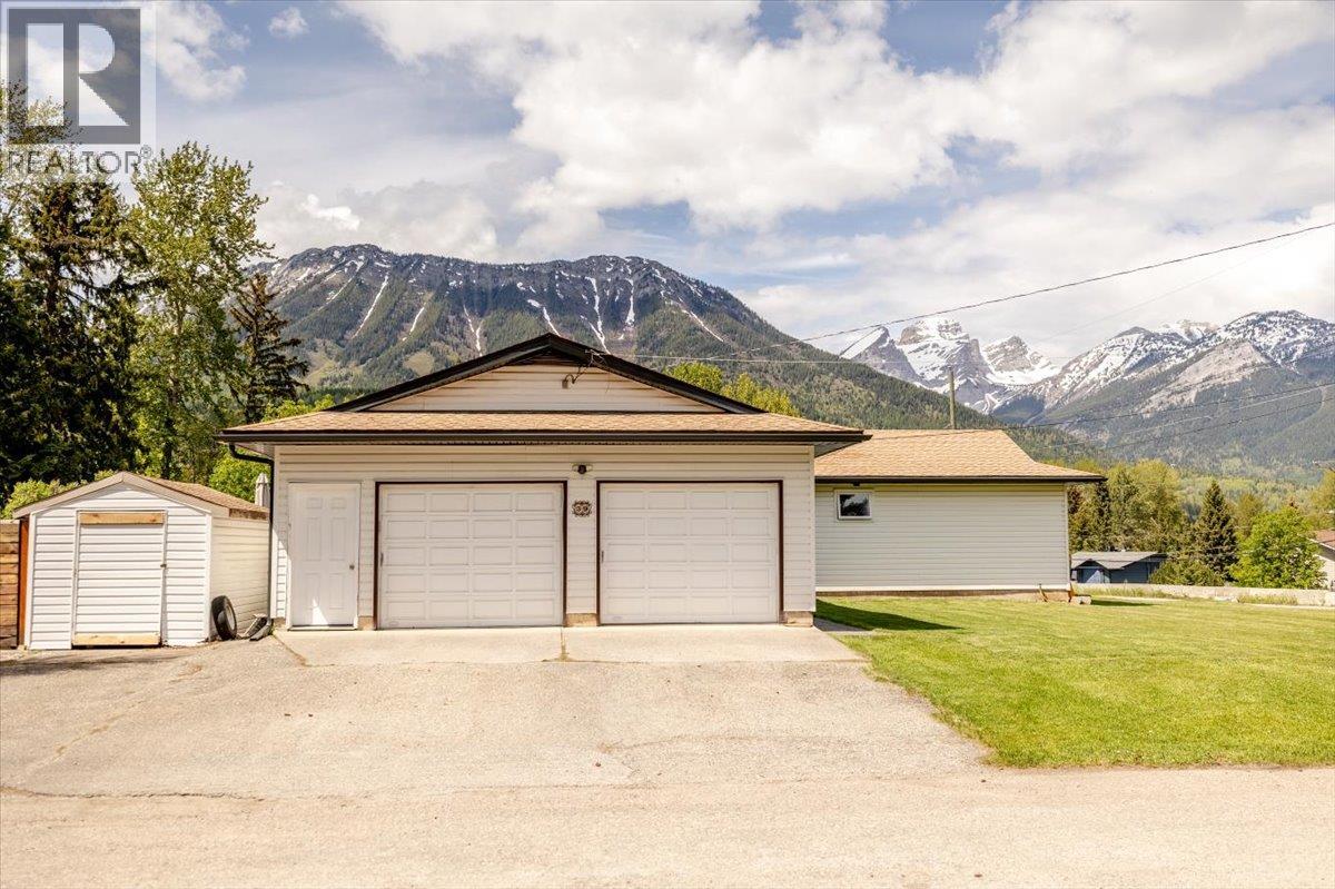 39 ELKVIEW Drive - 71