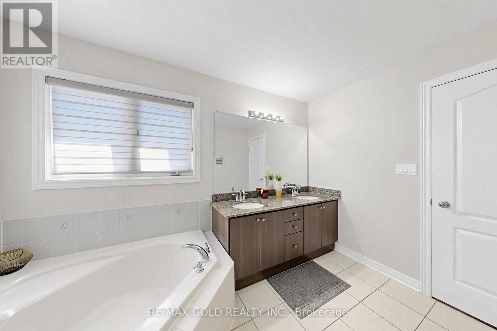 13 FRINGETREE ROAD - 26