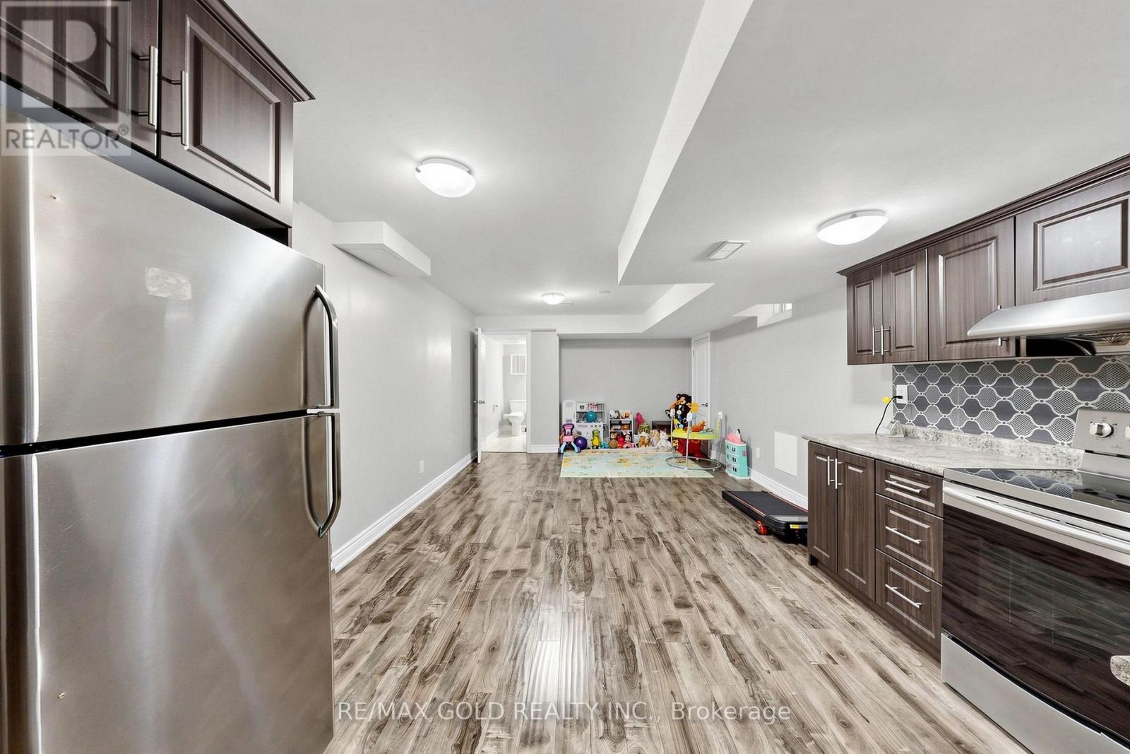 13 FRINGETREE ROAD - 42