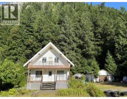 406 Ferris Rd, Zeballos, BC V0P2A0 Photo 18