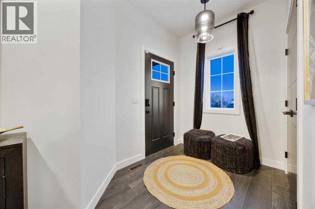 543 Lawthorn Way SE - 2