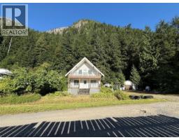 406 Ferris Rd, Zeballos, BC V0P2A0 Photo 19