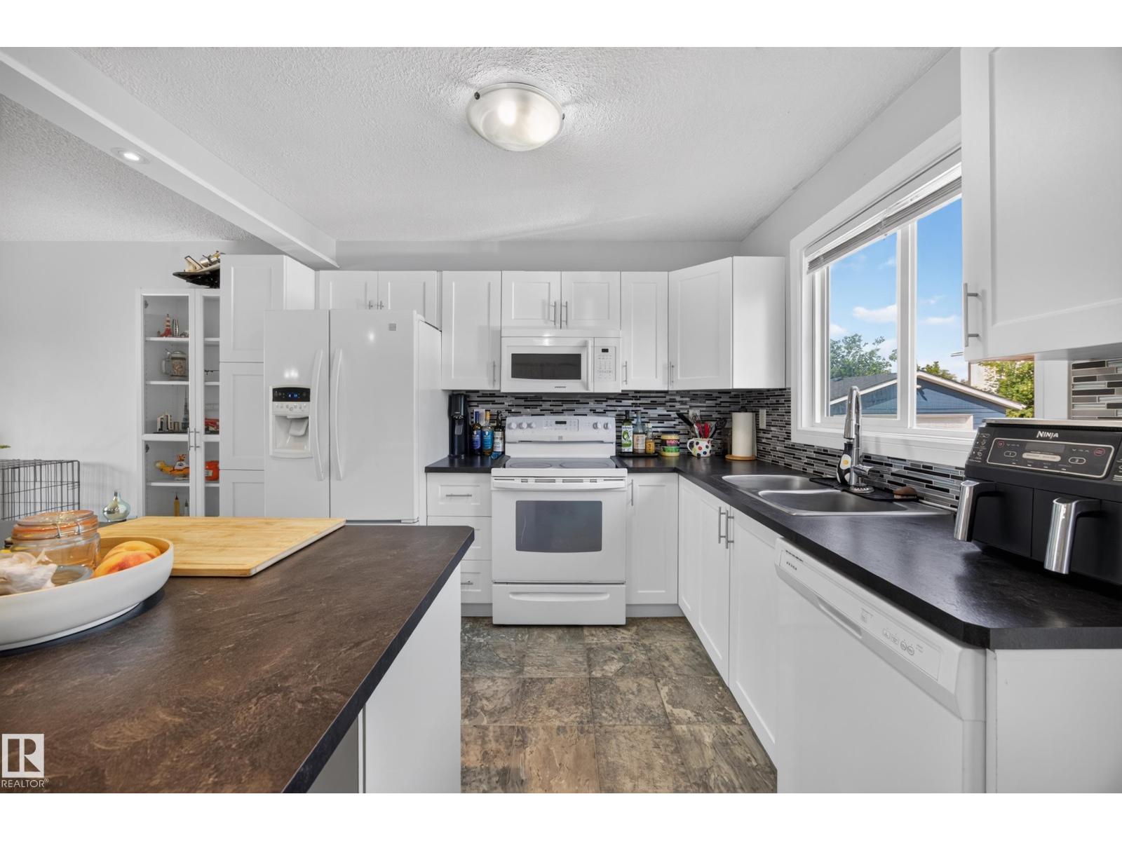 156 CLAREVIEW RD NW - 17