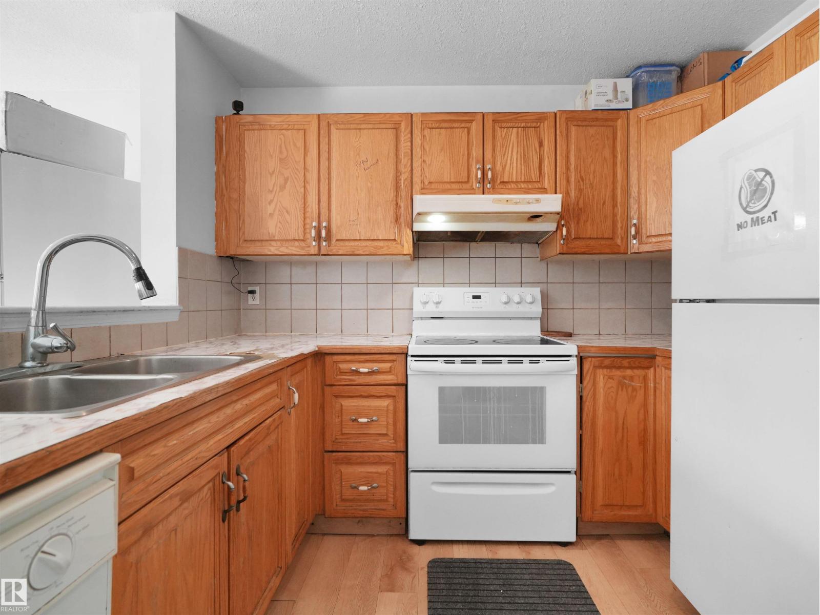 #9 16933 115 ST NW - 9
