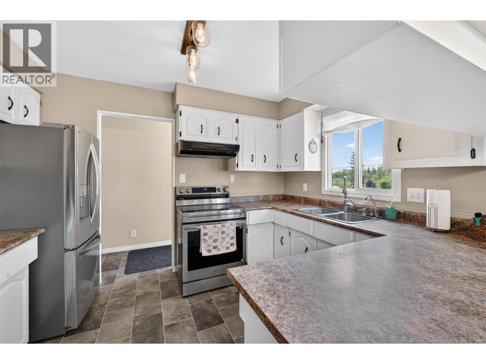 1425 106 Avenue, Dawson Creek