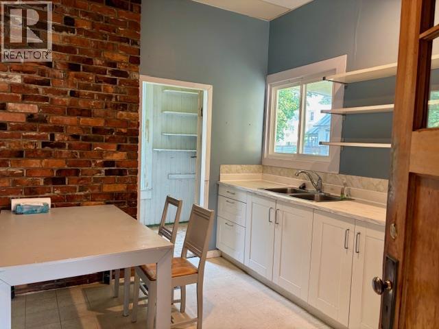 614 Mackenzie Avenue, Revelstoke