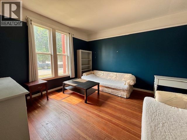 614 Mackenzie Avenue - 31