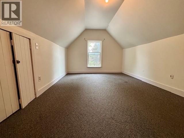614 Mackenzie Avenue - 35