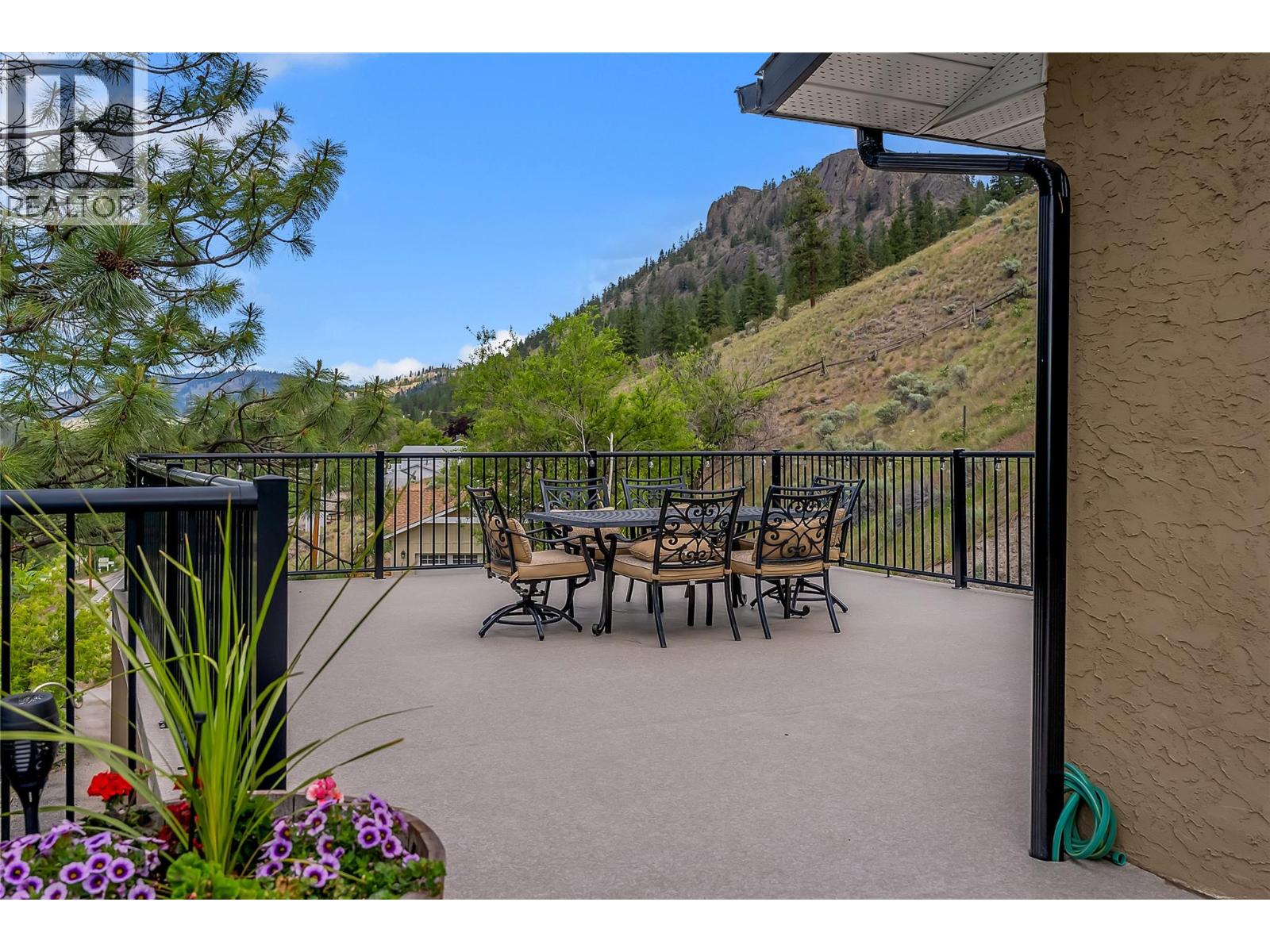 20177 Garnet Valley Road, Summerland