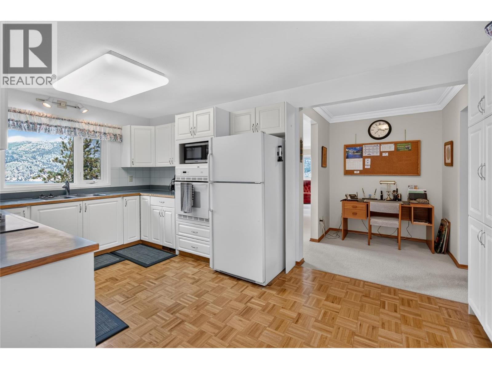 131 Cedar Avenue, Kaleden