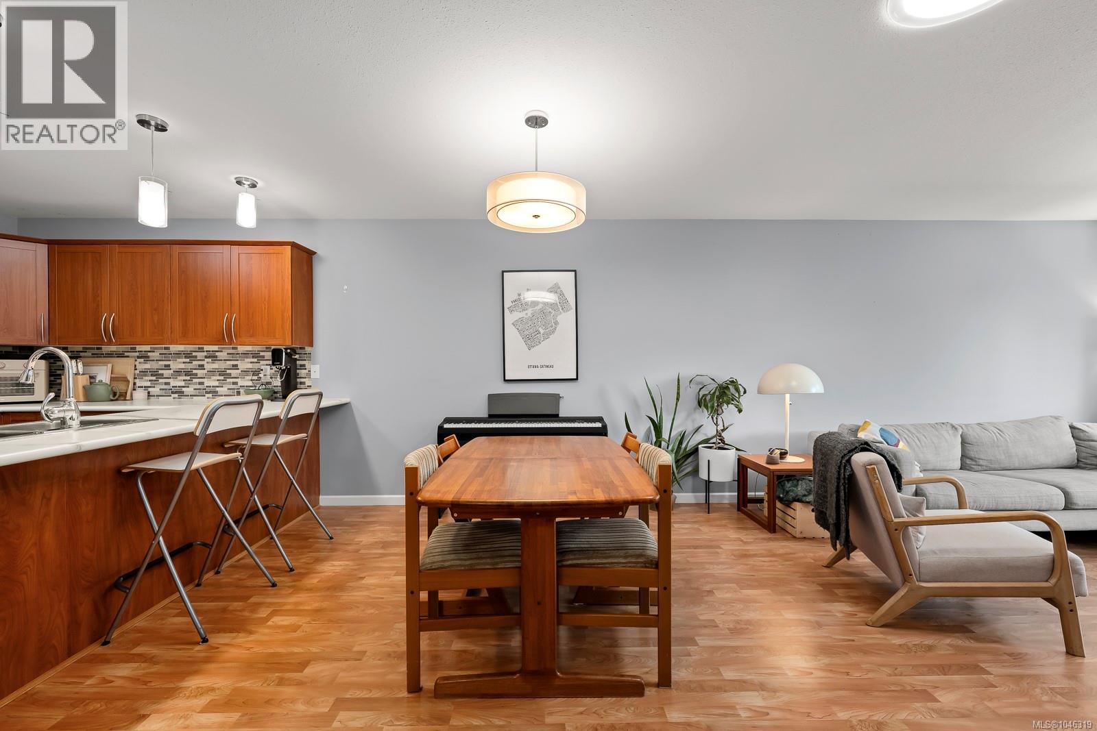 #43 2728 1st St - 12