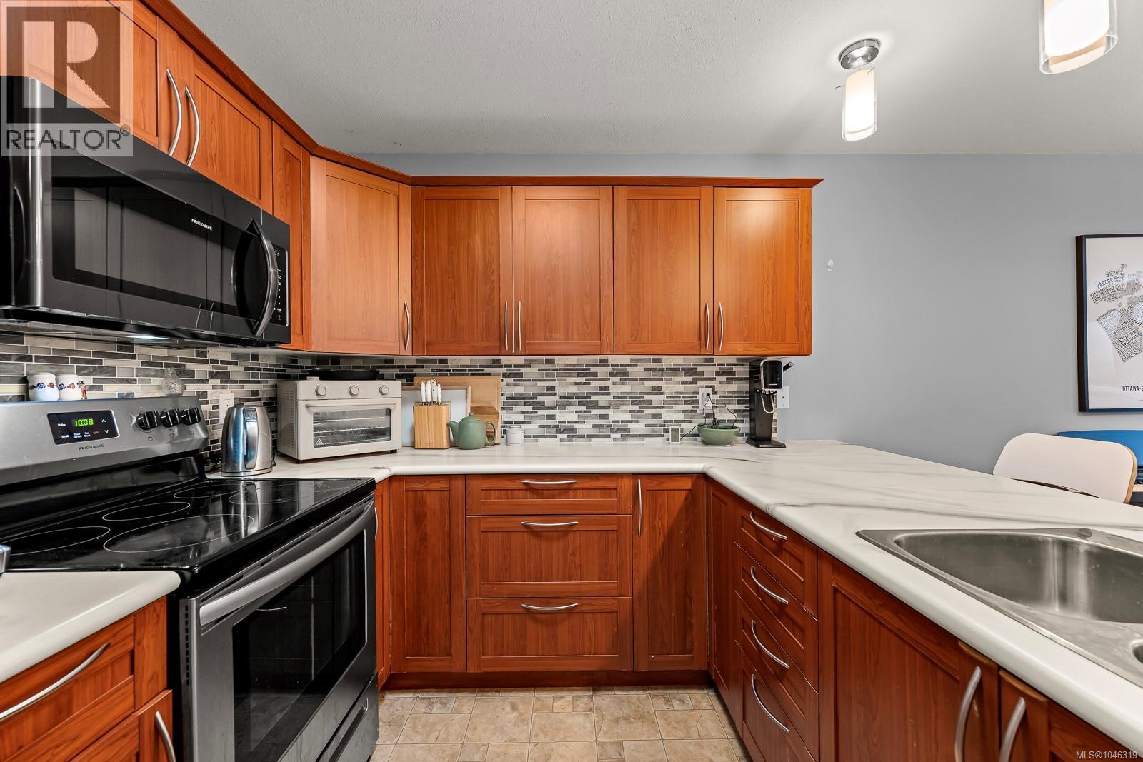 #43 2728 1st St - 5