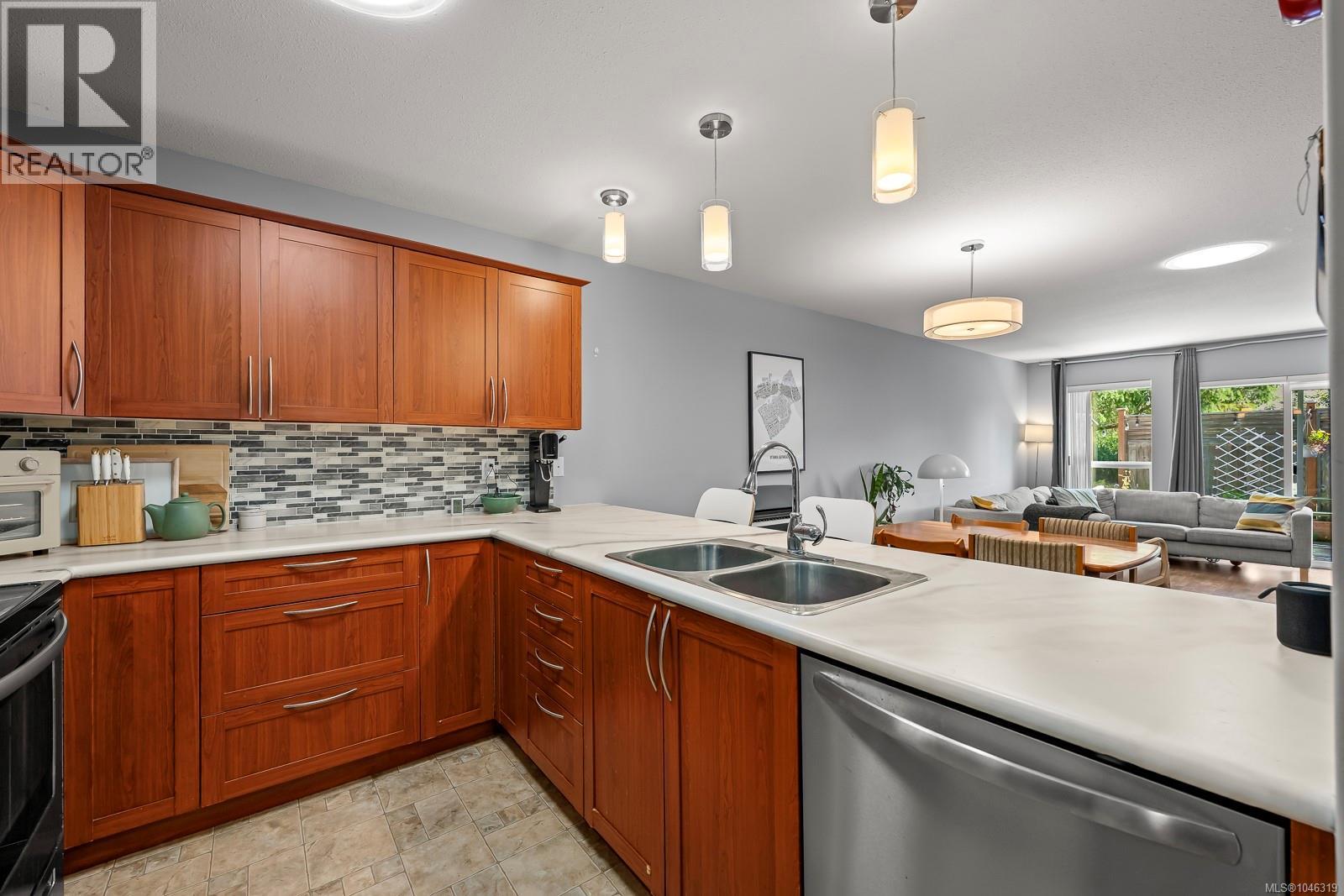 #43 2728 1st St - 21
