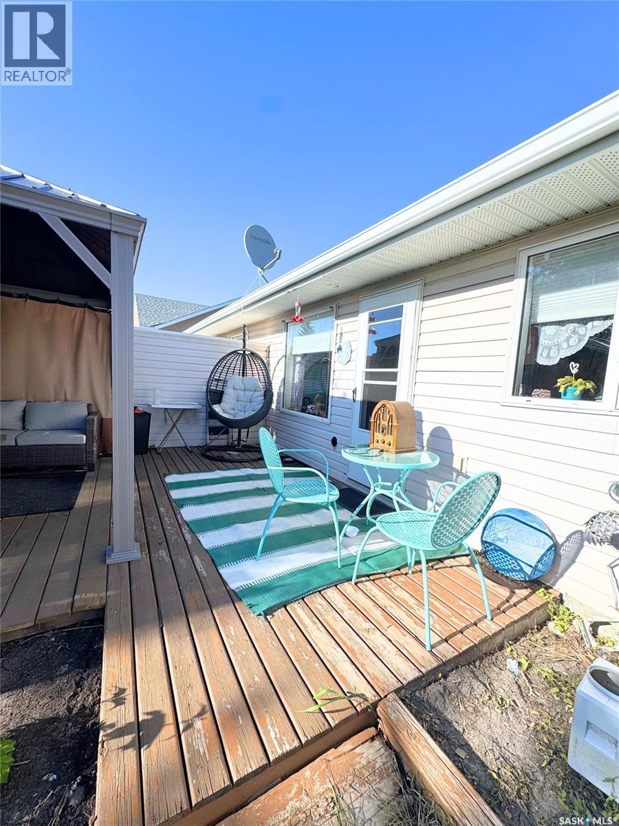 #103 30 Russell DRIVE - 6