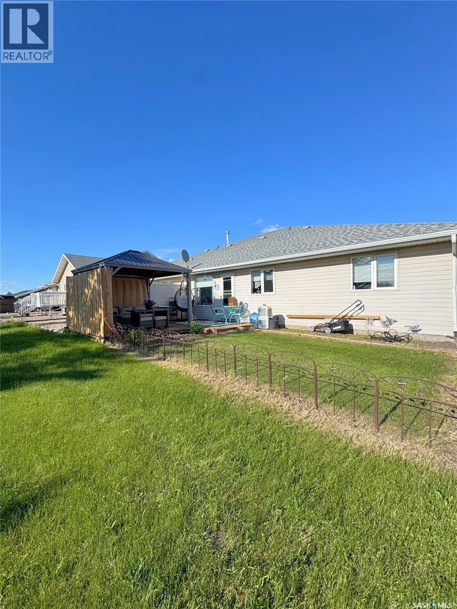 #103 30 Russell DRIVE - 4
