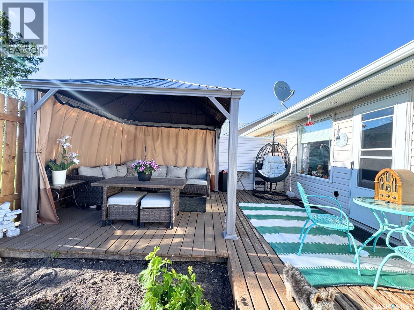 #103 30 Russell DRIVE - 1