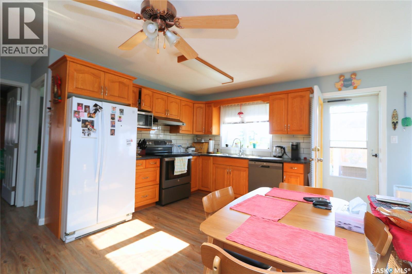 #103 30 Russell DRIVE - 19
