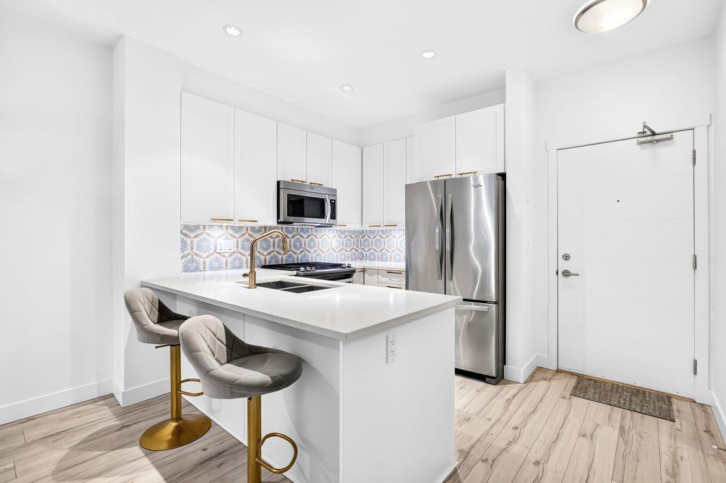 106 15188 29A AVENUE, Surrey