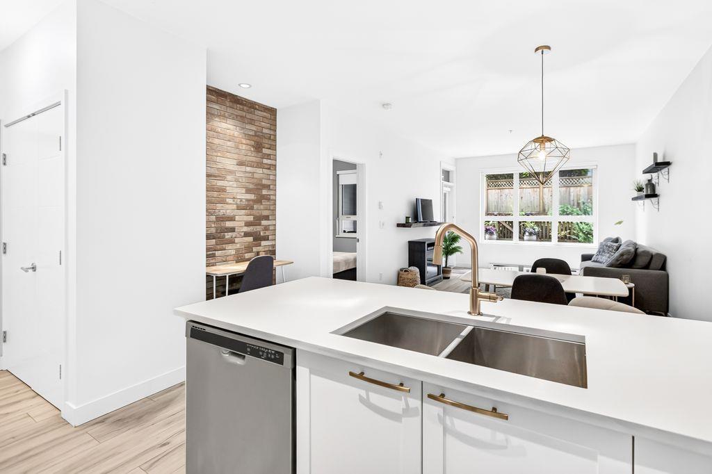 106 15188 29A AVENUE, Surrey