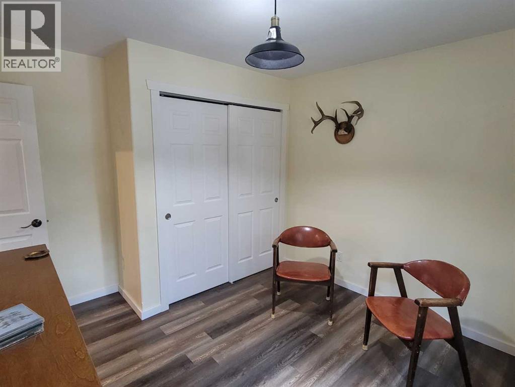 4908 47 Street - 31